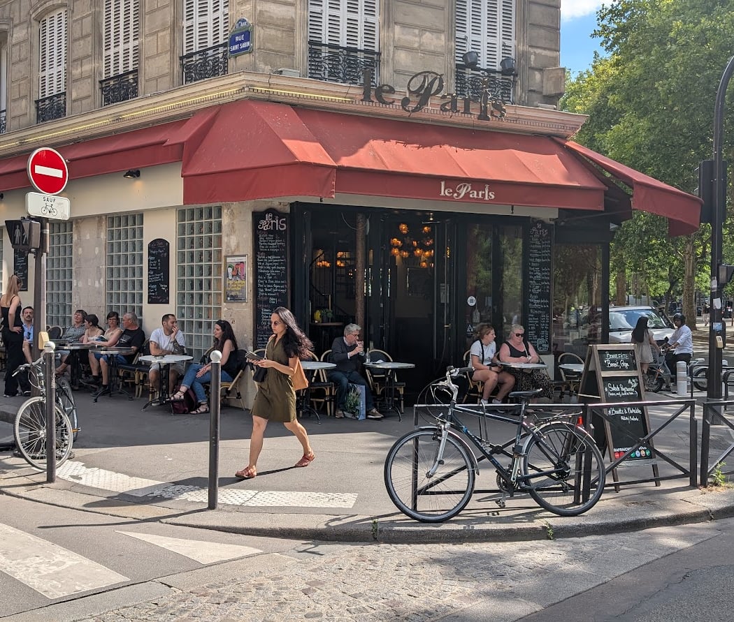 Le Paris Café 2